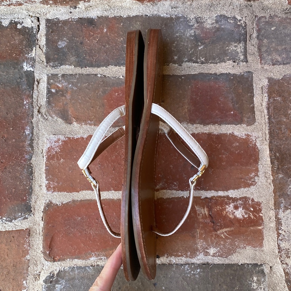 Tory Burch Tan Leather Thong Sandals with White Straps and Gold Logo Charm - Picture 9 of 16